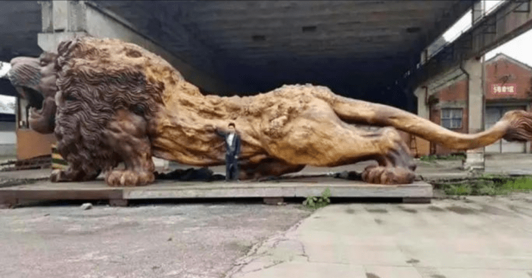 World’s Largest Oriental Lion Sculpture In China